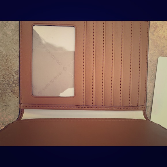 Michael Kors Wallet/Passport Holder - BRAND NEW!! - Picture 2 of 2